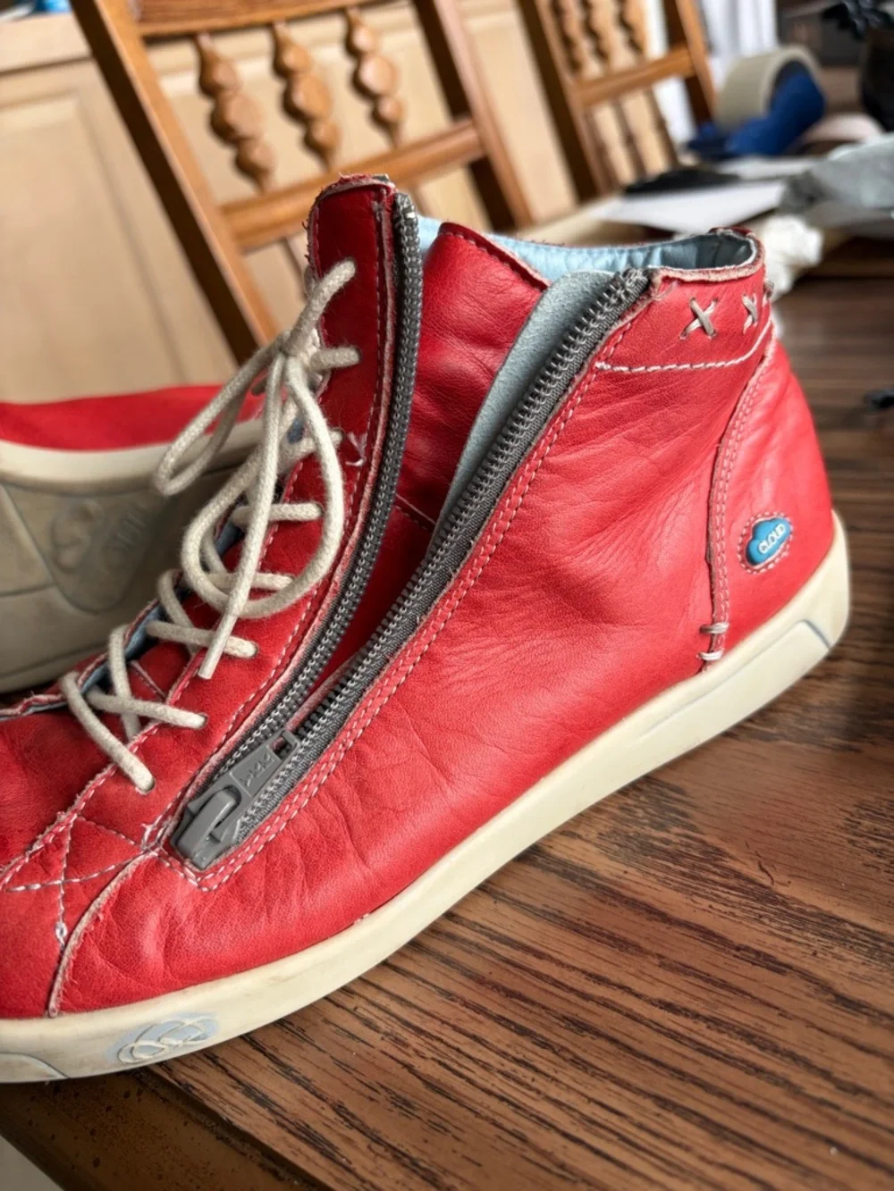 Cloud Aika High Top Womens Sneaker, sz 40 (9.5-10)